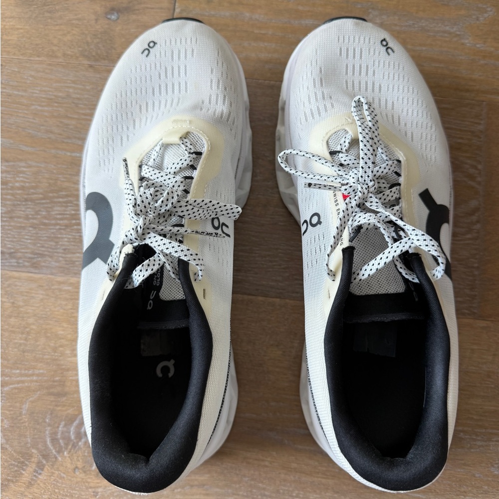 On Running Women's Sneakers - White and Black - Picture 4 of 7